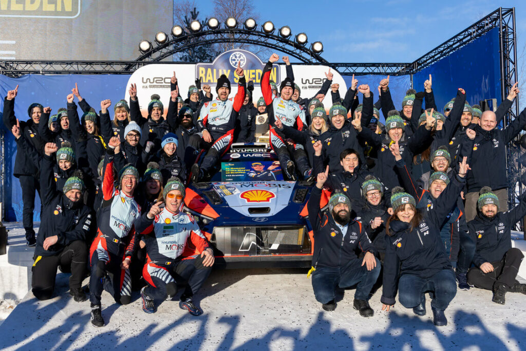 Photo 3 Hyundai Motorsport celebrated the teams second win of the 2024 WRC at Rally Sweden 1024x683 - El equipo de Hyundai Motorsport consigue su segunda victoria en el Rally de Suecia