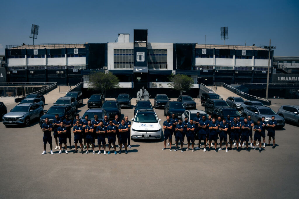 DSC02773 Edit 2 1024x683 - Hyundai Fortalece su Compromiso con el Deporte en Perú: Entrega flota de vehículos al Club Alianza Lima